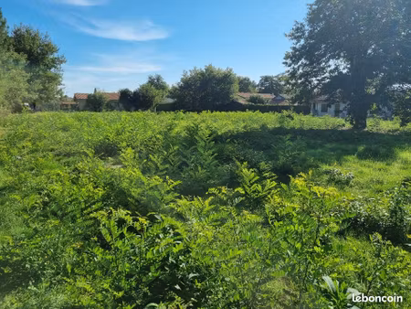 terrain 1 060 m² saint medard en jalles