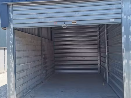 a louer  garde-meubles / box / stockage / local de stockage / dépôt  sécurisé  propre et s