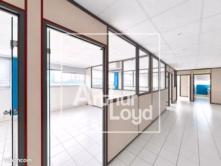 bureaux 153 m²