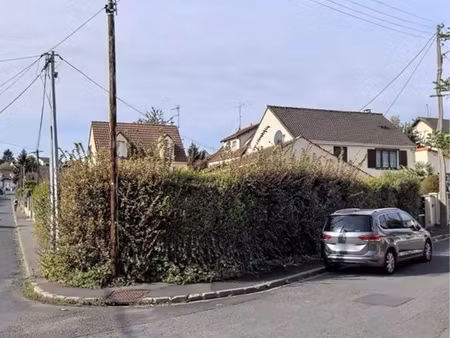 petite maison / terrain 400 mètres carrés