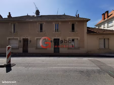 maison 8 pièces 211 m²