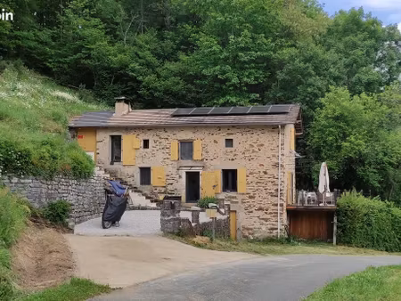 maison traditionnelle solaire  entièrement rénovée