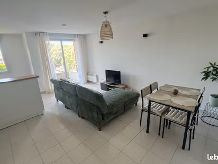 t2 meublé résidence piscine  parking et balcon