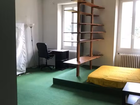 près campus st martin d'hères loue grande chambre étudiante