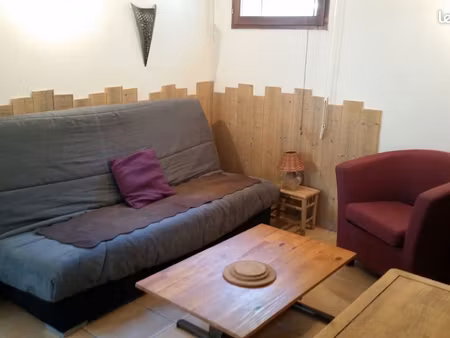 studio 23m2 meublé parking et bus