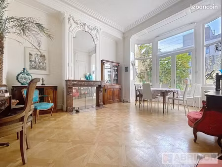 maison 10 pièces 319 m²