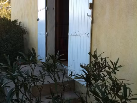 studio en garrigue avec exterieur visale demandee