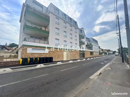 studio 1 pièce 28 m²