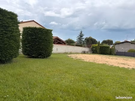 terrain 560 m² saint marcellin en forez