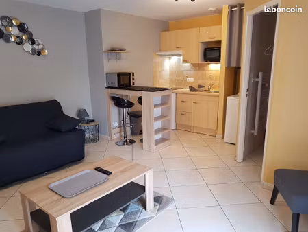 studio avec parking dans résidence sécurisée