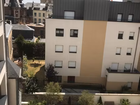 appartement face à la gare