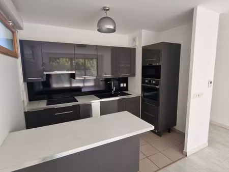 appartement 4 pièces 83m² + balcon - quartier mairie
