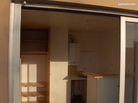 t1 avec grande terrasse  idéal étudiant