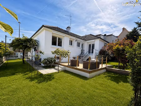 rare sur le secteur – maison rénovée 5 pièces avec jardin et garage  proche centre-ville