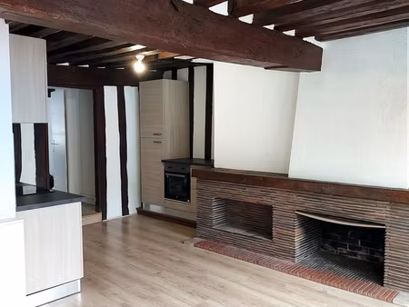 f2 hyper centre/ rue du gros horloge