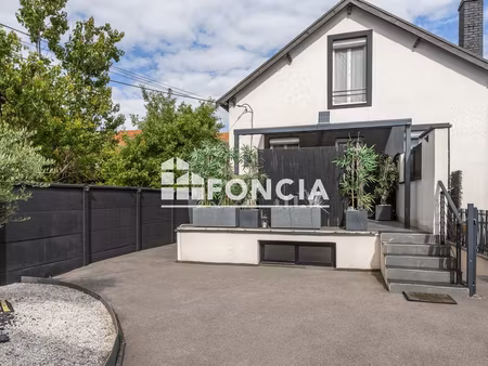 deux maison + appartement sur la meme percelle de terrain a massy- ideal pour famille et i
