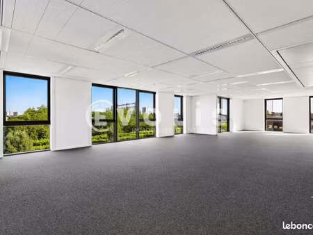 bureaux 1 231 m²