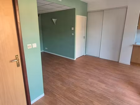 edf inclus  studio climatisé  terrasse  très calme