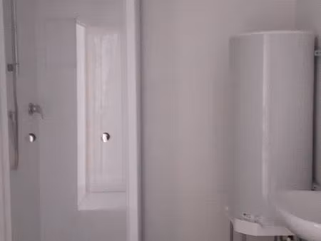 appartement 50m2 en rez de chaussée sécurisé  en hyper centre de merville