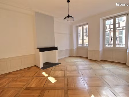appartement 3 pièces 121 m²