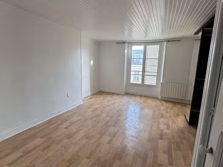 apparemment 46m2 versailles château