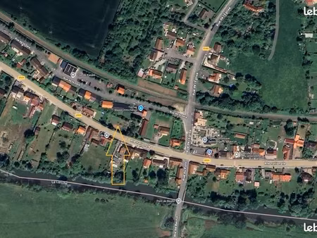 terrain 1000 m² – axe très passant
