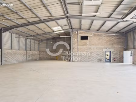 local d'activité 400 m²