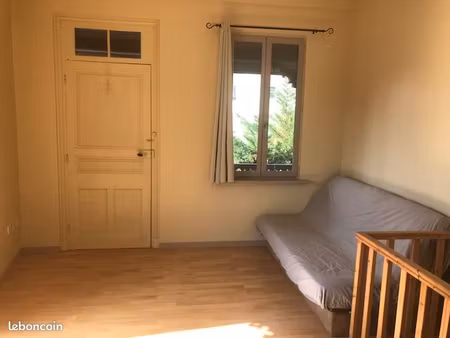 appartement à louer meublé – 1 chambre – 1 salon – cuisine équipée - jardinet et place de 