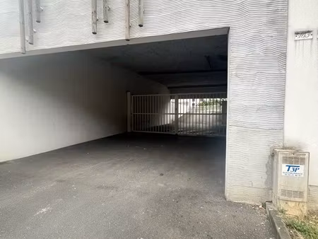 place de parking sous terrain