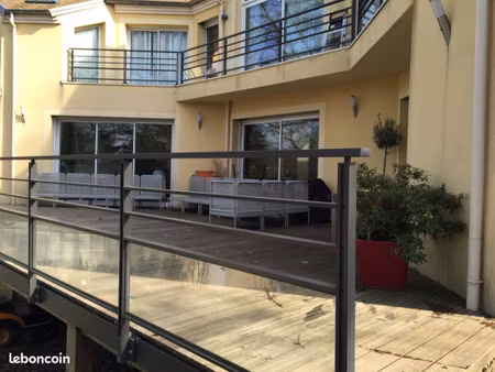 location grande maison contemporaine