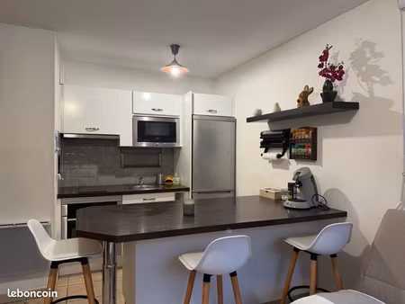 appartement t2+terrasse+garage+parking+piscine