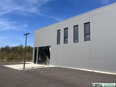 local commercial 140 m² bourgoin-jallieu