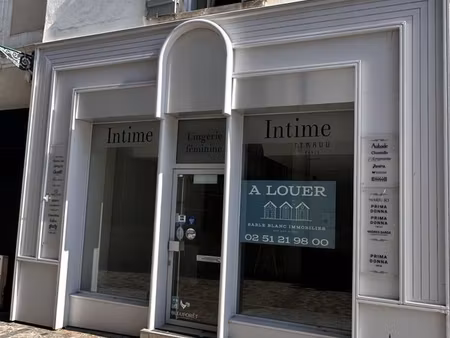 local commercial 75 m² les sables d'olonne