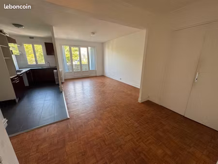 appartement avec balcon – box & cave – gare enghien à 250 m
