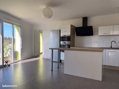 loue appartement 4 pieces saint ave centre - 75 m2 + terrasse de 19 m2 et place de parking