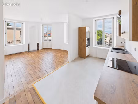 appartement 2 pièces 61 m²