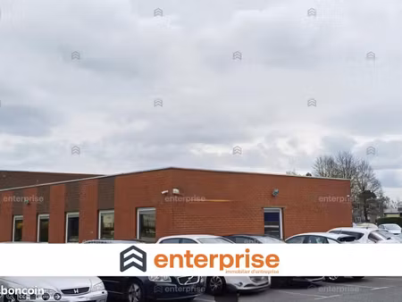 local commercial 1 600 m²