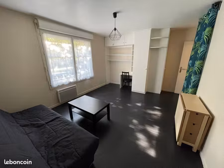 studio meublé 28 m² lumineux  sans vis-à-vis  parking privatif – commerces et rer a à pied