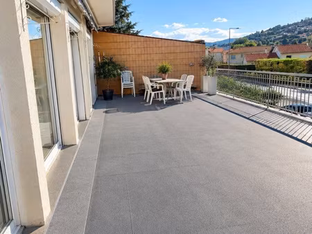 grand f4 de 110 m² avec terrasse de 60 m² et garage de 60 m²