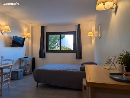 studio meublé 25 m² – la rochelle centre – location étudiante (septembre à fin mai)