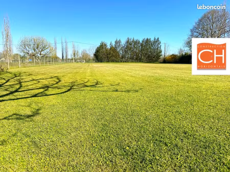 terrain 800 m² saillans