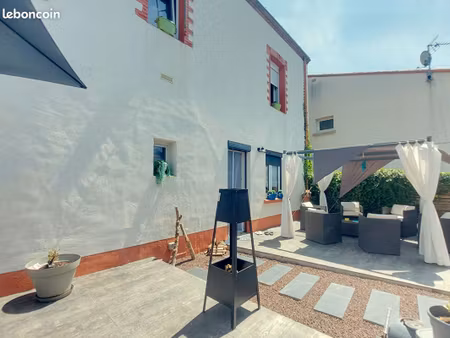 maison 8 pièces 212 m²