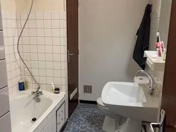 f1 37m2 tbe remis à neuf resid avec asc à 3mn à pied iut charlemagne nancy