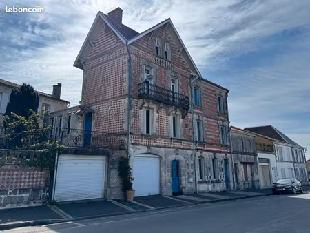 maison bourgeoise 310 m² - 2000m²