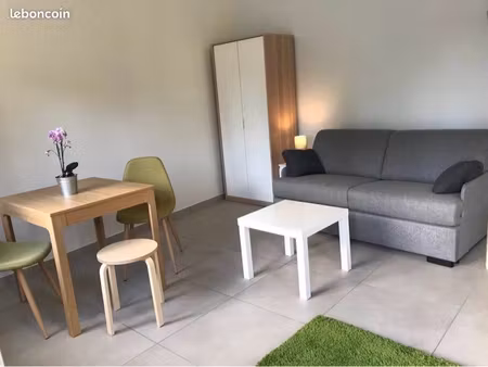 studio meublé avec jardin et terrasse