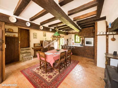 maison 8 pièces 357 m²
