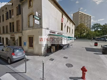 bâtiment 111 m²