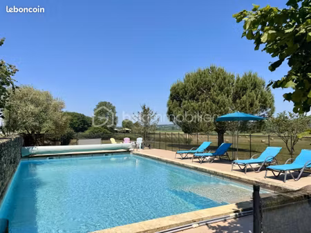 maison 10 pièces 215 m²