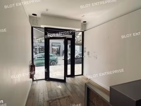 local commercial 35 m²