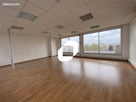 bureau 200 m²